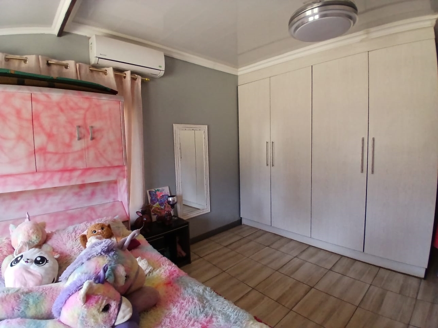 4 Bedroom Property for Sale in Kuruman Northern Cape